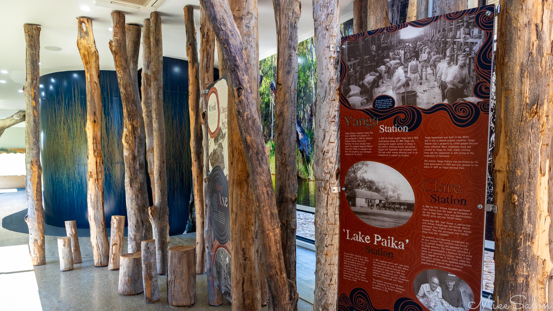 Learning about the district at the Balranald Visitor Centre. [4951]