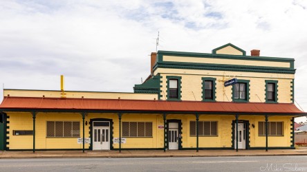 The first Willyama Hotel was lost in the 1905 fire. We're not sure if the current hotel is actually in business, but there's a popular Chinese takeaway inside that left-hand door, and a motel out the back. [3102]