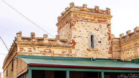 The striking rear of this building in Sulphide Street Broken Hill. [3080]