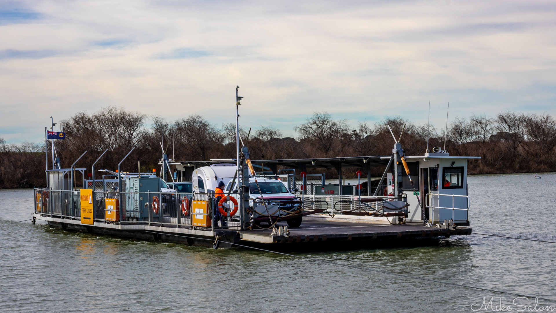The vehicle ferry at Wellington, crossing the Murray River. [2202]