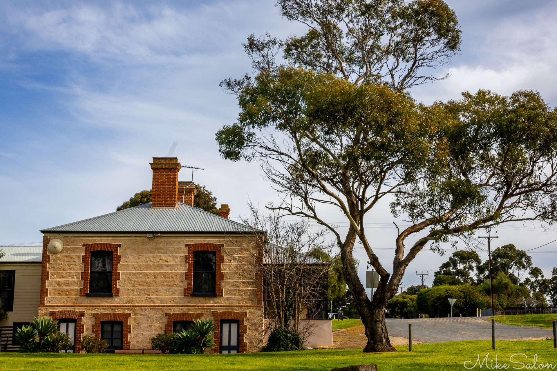 Old stone Court HOuse building at Wellington. [2204]