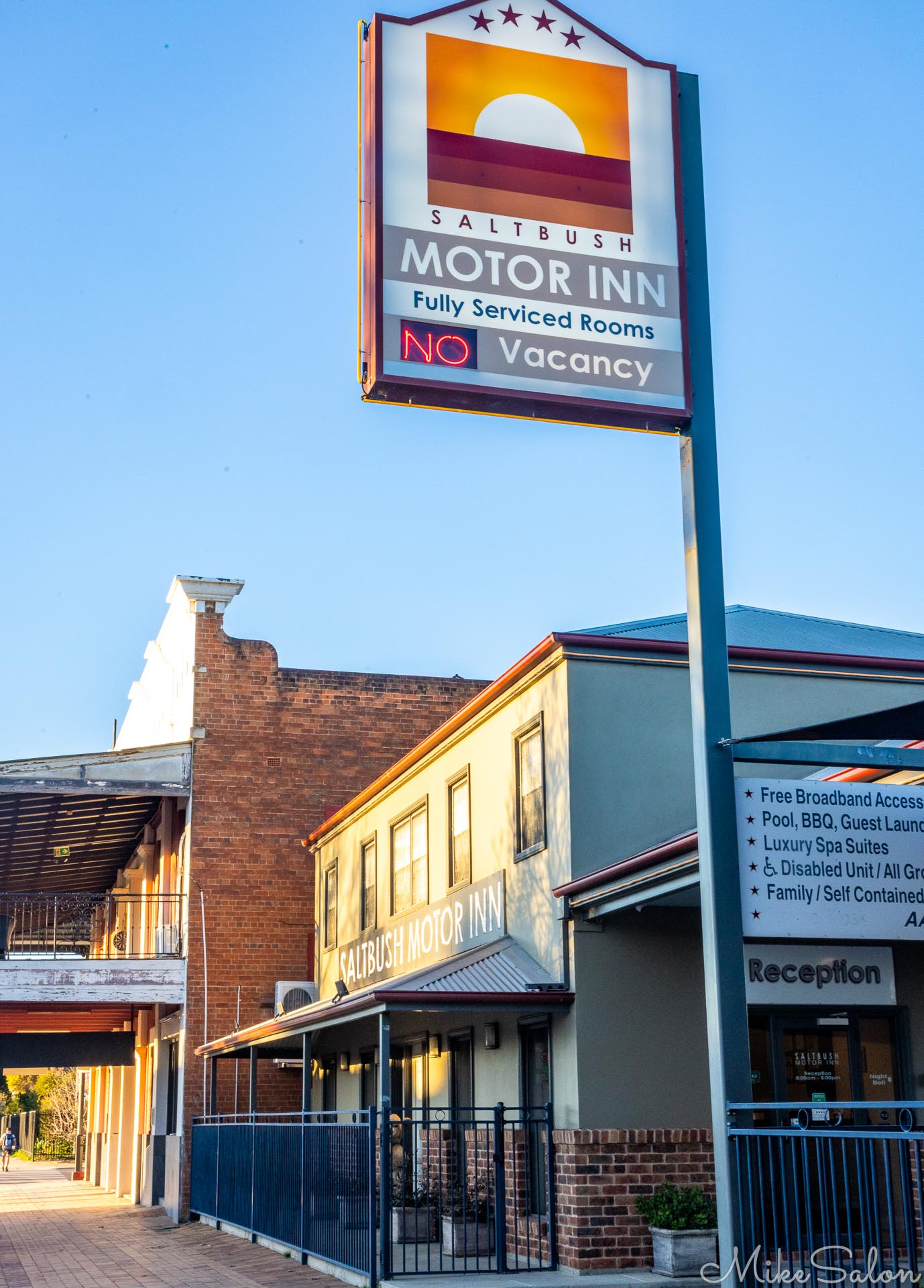 Signage and front of the Saltbush Motel, Hay. [5060]