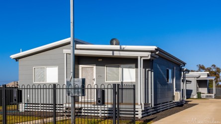 Two new houses on a dual-occupancy block. [2029]