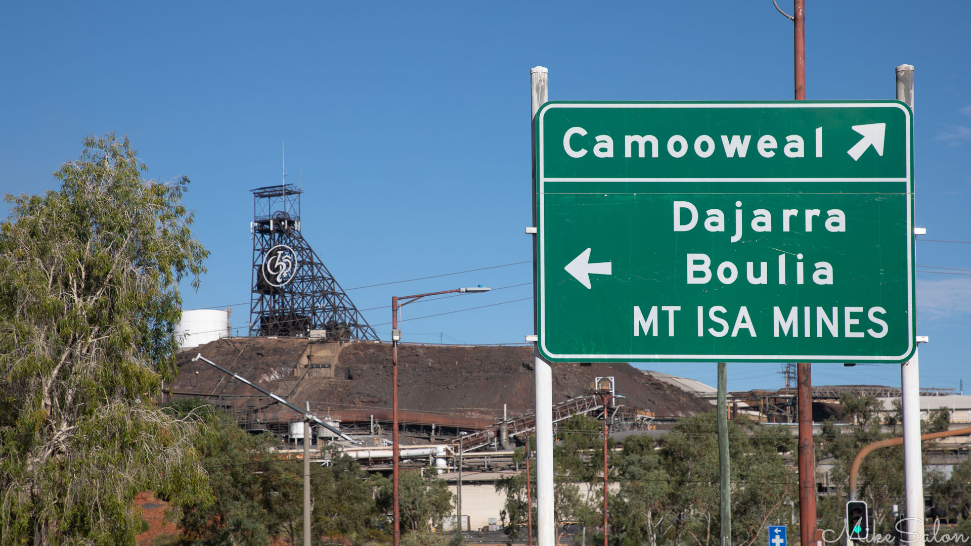 City signpost and Mt Isa pit herad. [0815]