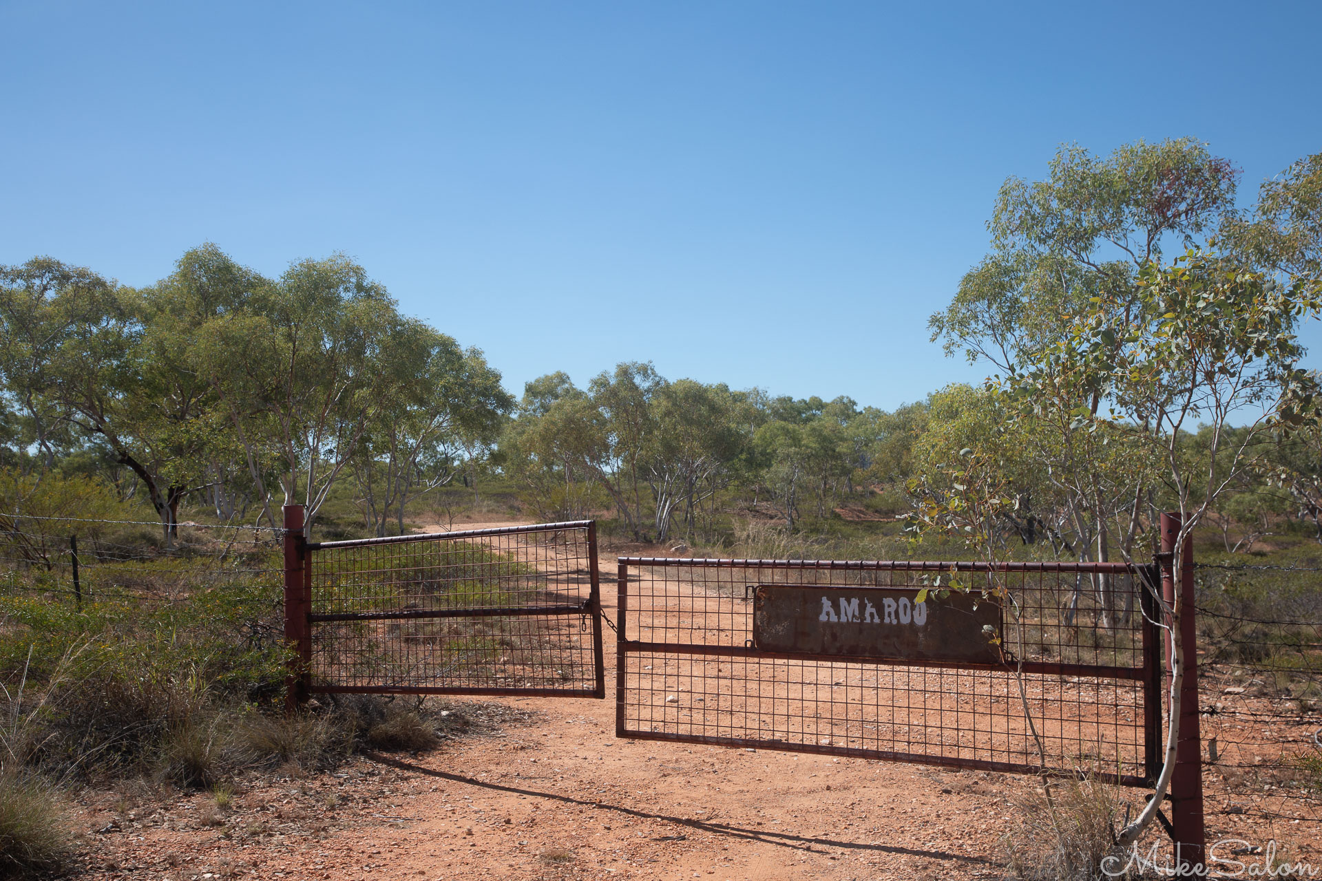 Gate to Amaroo Station and Mary Kathleen Mine. [0909]