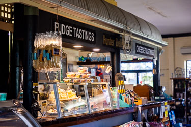 A pleasant respite from the traffic noise in Muswellbrook was the Hunter Belle Cheese Cafe. Fudge and milkshakes too! [5579]