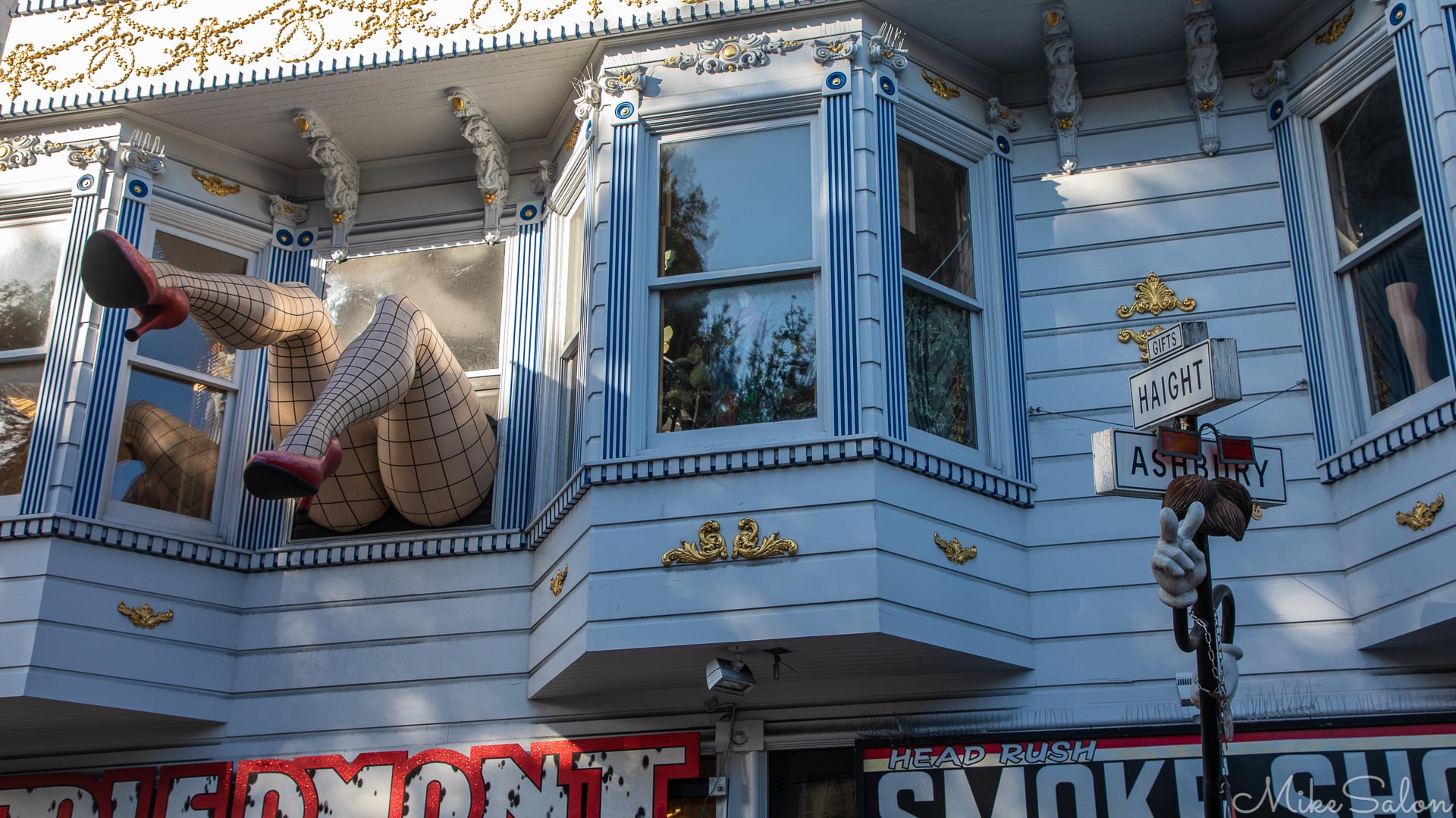 Haight Ashbury : Fanciful shop decoration in Haight Street village west of San Francisco CBD. (0D0A3332.jpg)<br>Camera: Canon EOS 5D Mark IV