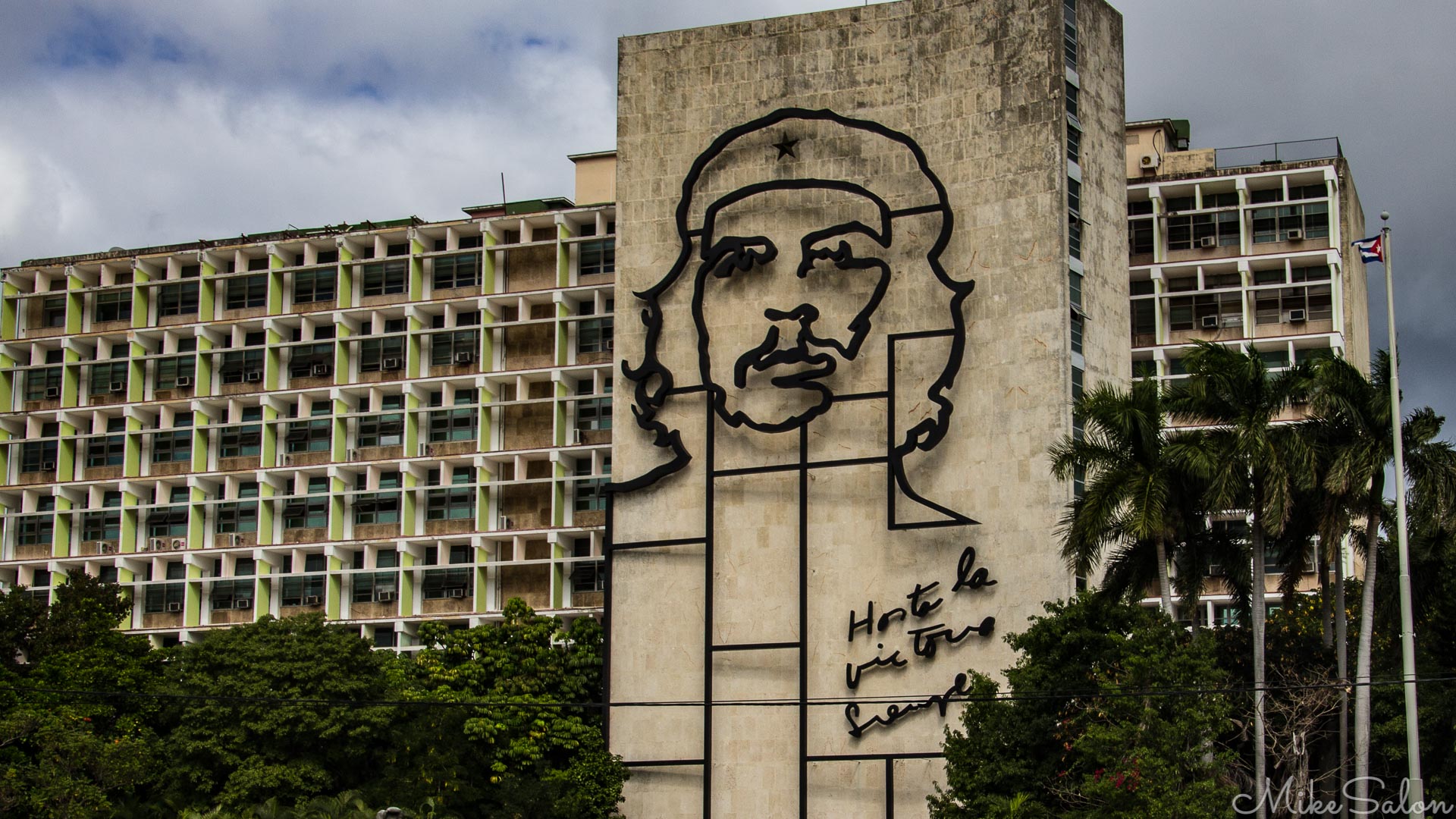Che Guevara at Plaza de la Revolucion. : The great hero of Cuba, Argentine Che Guevara, is memorialised in this building opposite Havana's Revolution Square (IMG_5516.jpg)<br>Camera: Canon EOS 60D