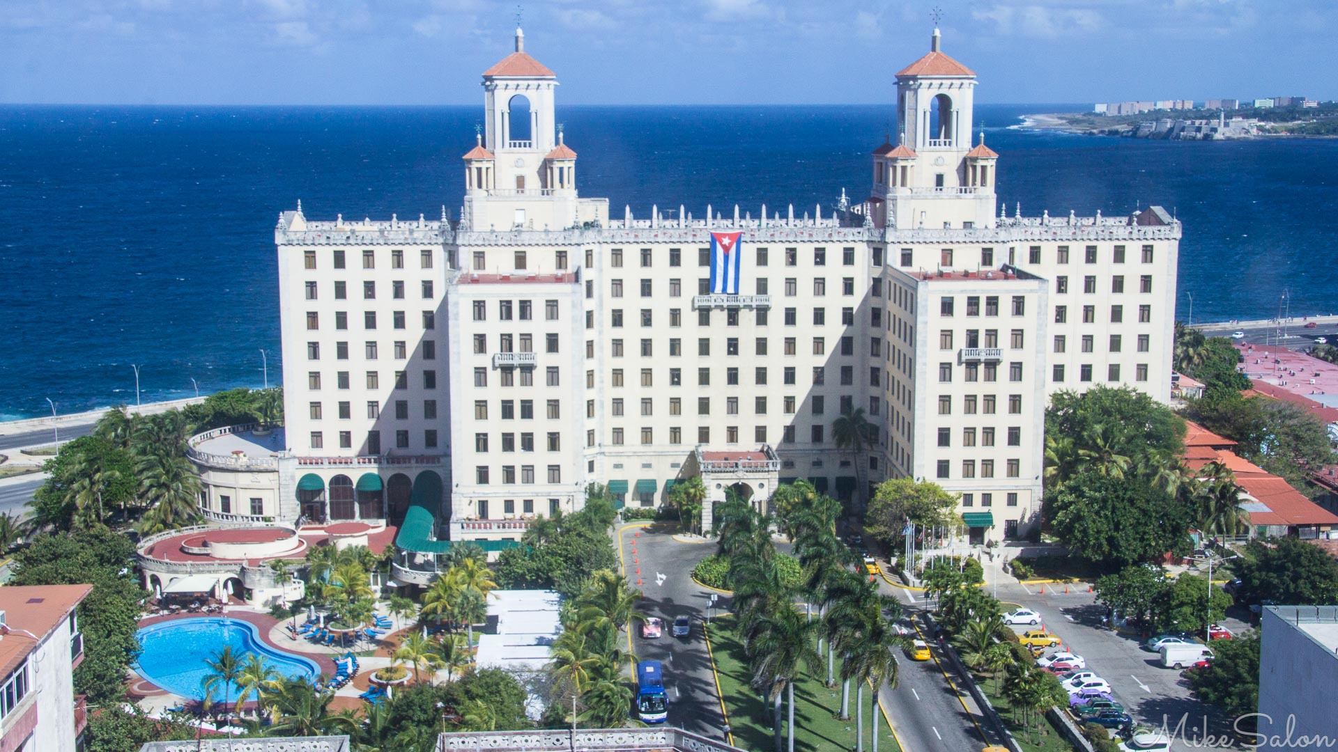 Havana's Hotel Nacional (1930) : Hotel Nacional and the Gulf of Mexico from a highrise Havana restaurant. (IMG_5866.jpg)<br>Camera: Canon EOS 60D