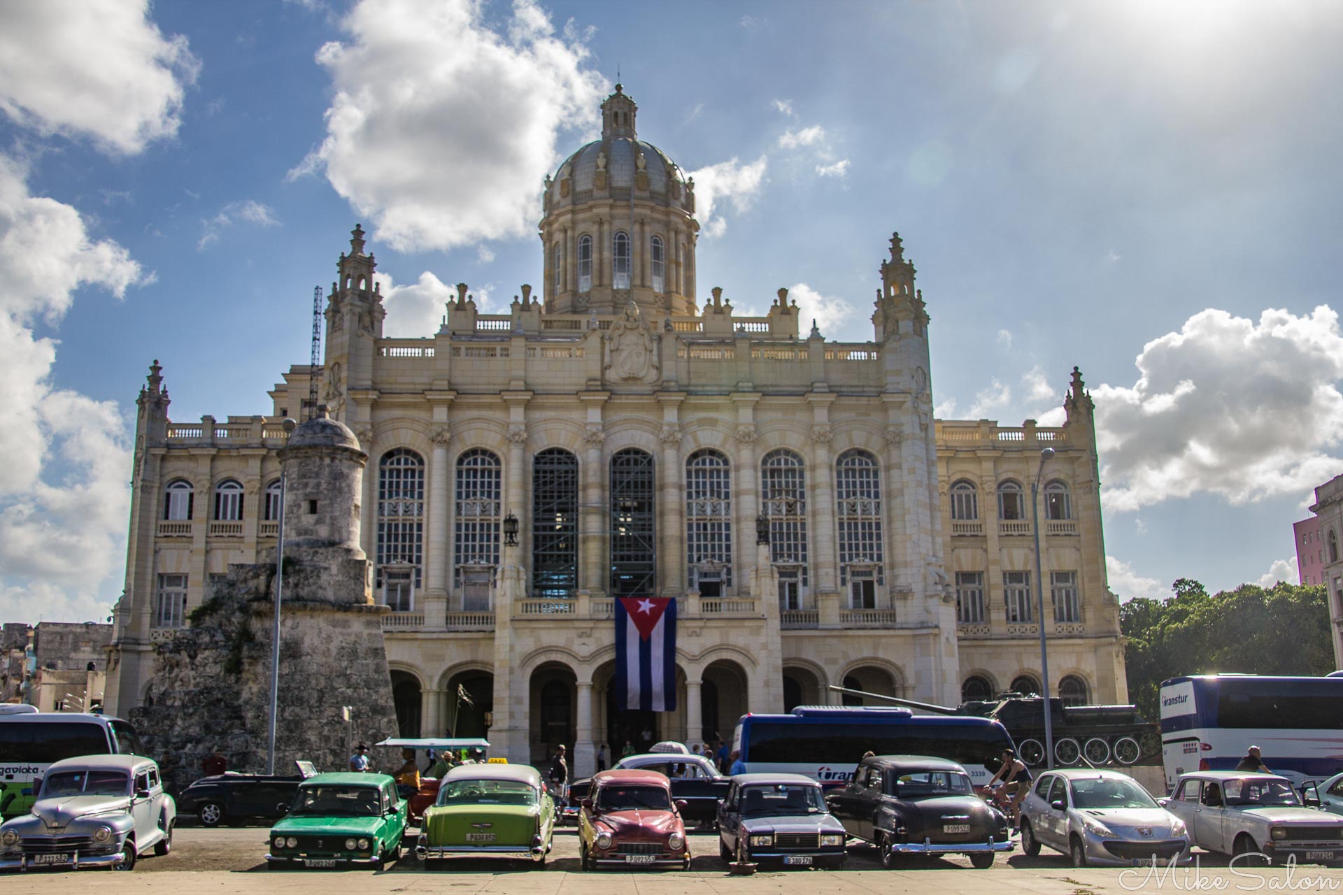 Former Presidential Palace of Cuba : Now the Museum of the Revolution, the former Presidential Palace (1920) is maybe the most stunning edifice in Havana. It was the site of a failed attempt to overthrow Fulgencio Batista in 1957. (IMG_5902.jpg)<br>Camera: Canon EOS 60D