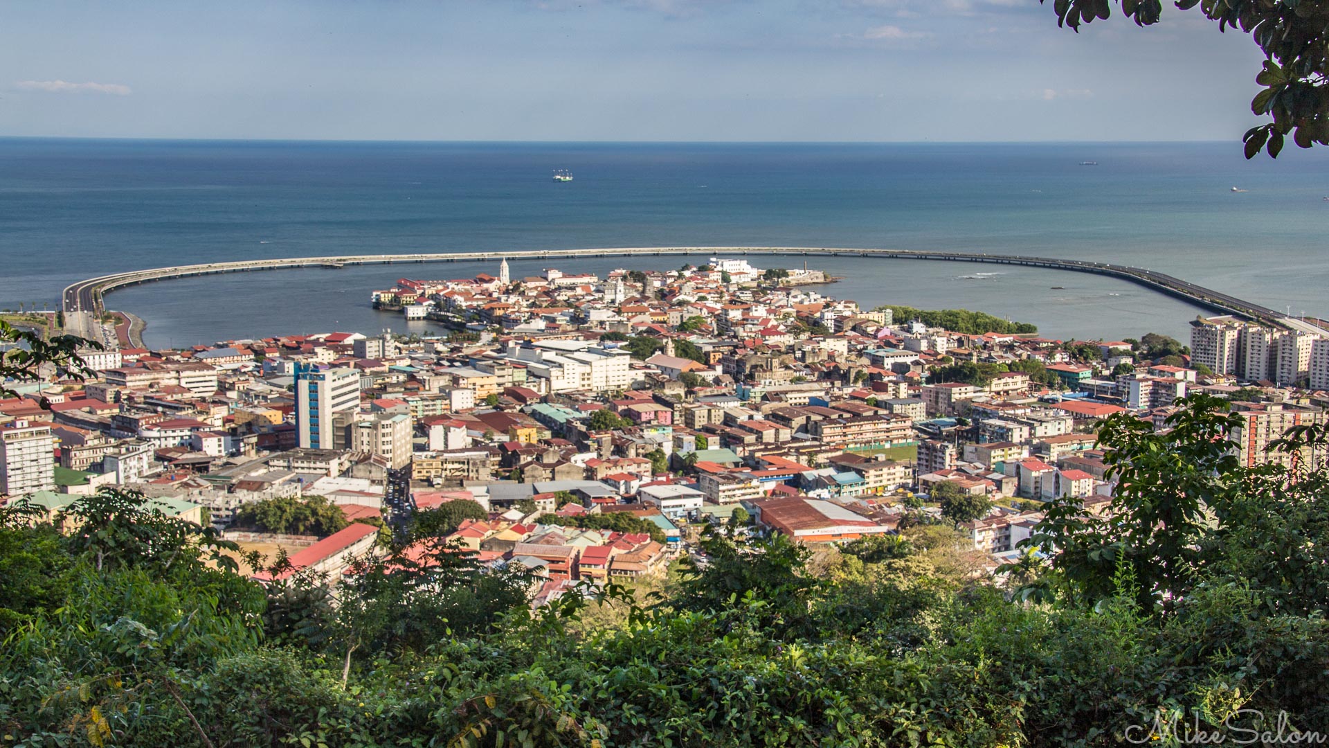 Old Town Bypass in Panama City : Go offshore to prevent a new road from destroying the world heritage old town, now called Casco Angiguo. (IMG_7050.jpg)<br>Camera: Canon EOS 60D