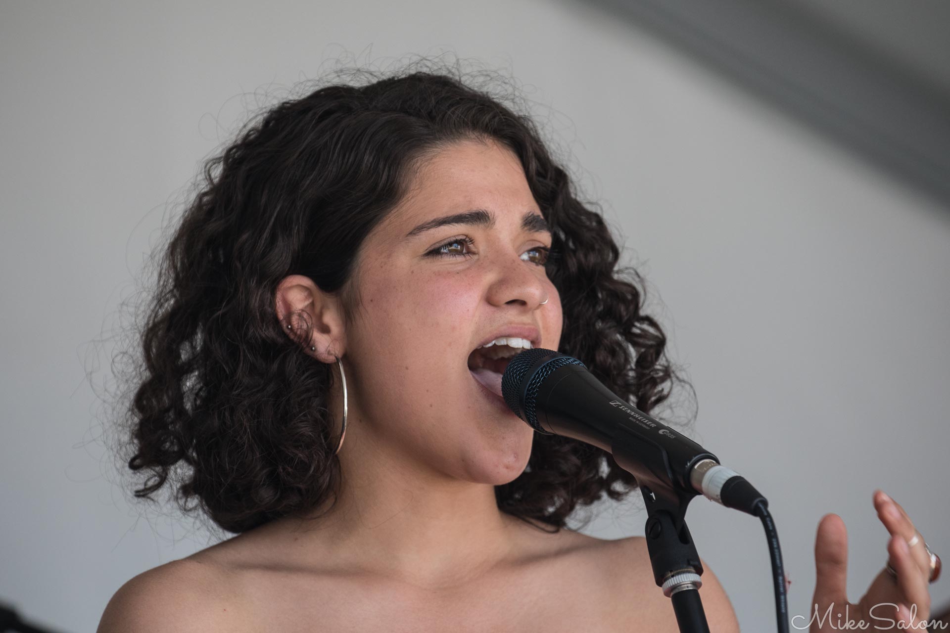 Funky Punch in Surry Hills : Students of the Australian Institute of Music entertained on Shannon Reserve. (0D0A3584.jpg)<br>Camera: Canon EOS 5D Mark IV