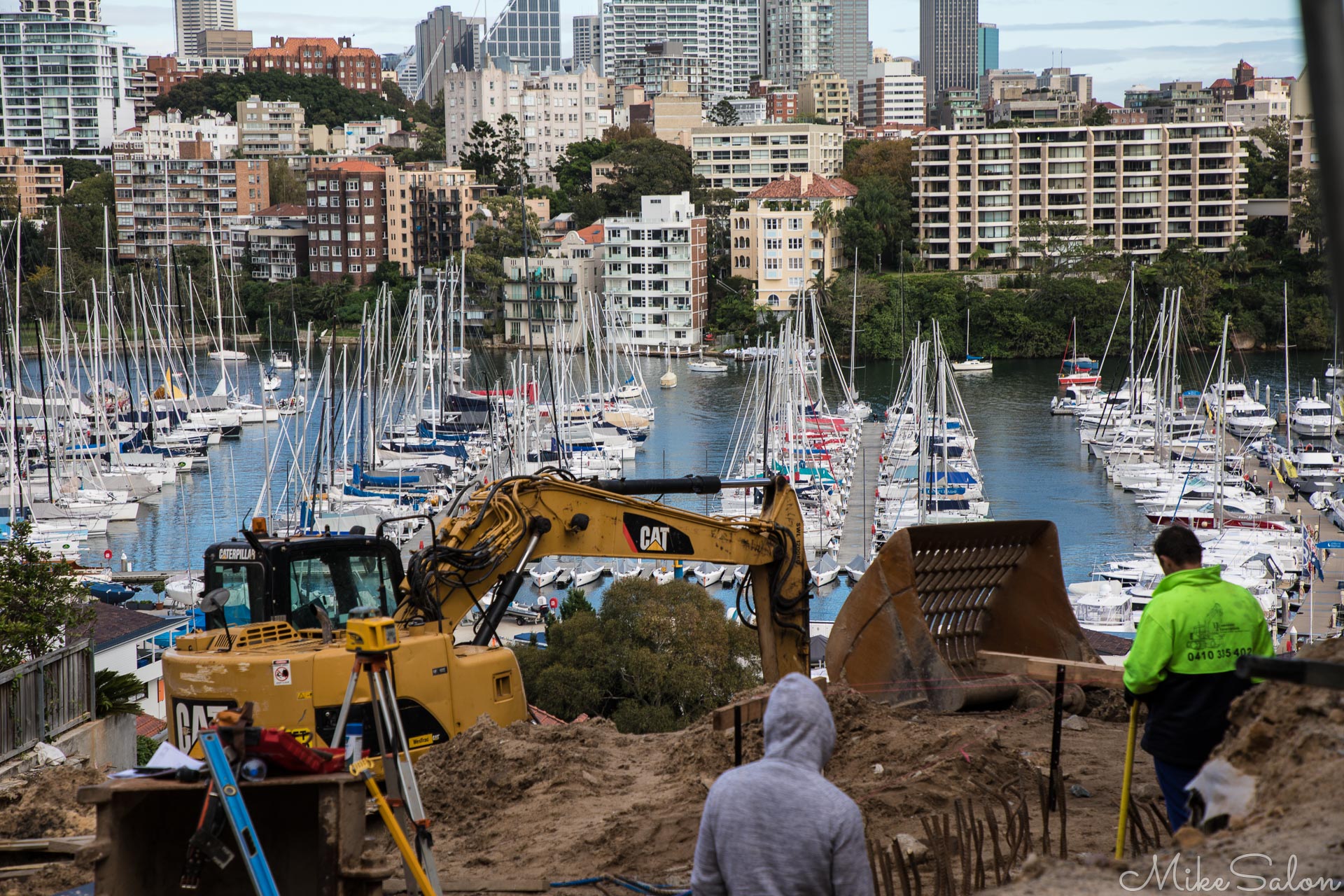 Construction at Rushcutters Bay : House builders pause in their work to enjoy this great view. (0D0A0038-Edit.jpg)<br>Camera: Canon EOS 5D Mark IV